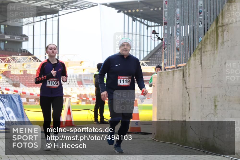 08.12.2024 - St. Pauli X-Mass-Run No. 14 H.Heesch http://msf.ph/oto/7494103 08.12.2024 09:58:56 Ziel 49, 802, 832, 1864, 2428, 2984, 3109, 111, 1105, 1119, 2722 meine-sportfotos.de