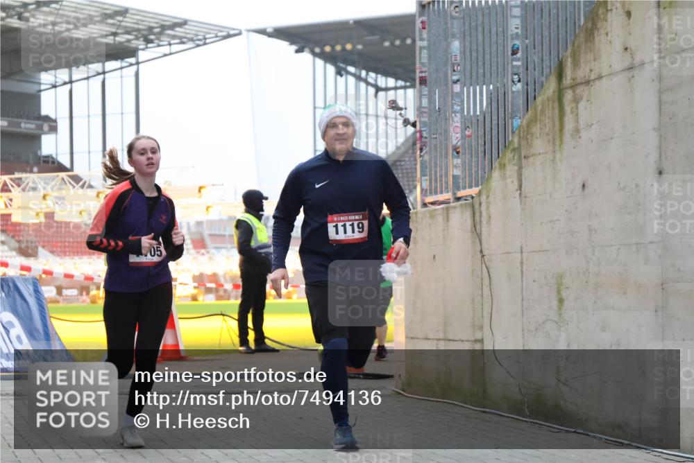 08.12.2024 - St. Pauli X-Mass-Run No. 14 H.Heesch http://msf.ph/oto/7494136 08.12.2024 09:58:56 Ziel 49, 802, 832, 1864, 2428, 2984, 3109, 111, 1105, 1119, 2722 meine-sportfotos.de