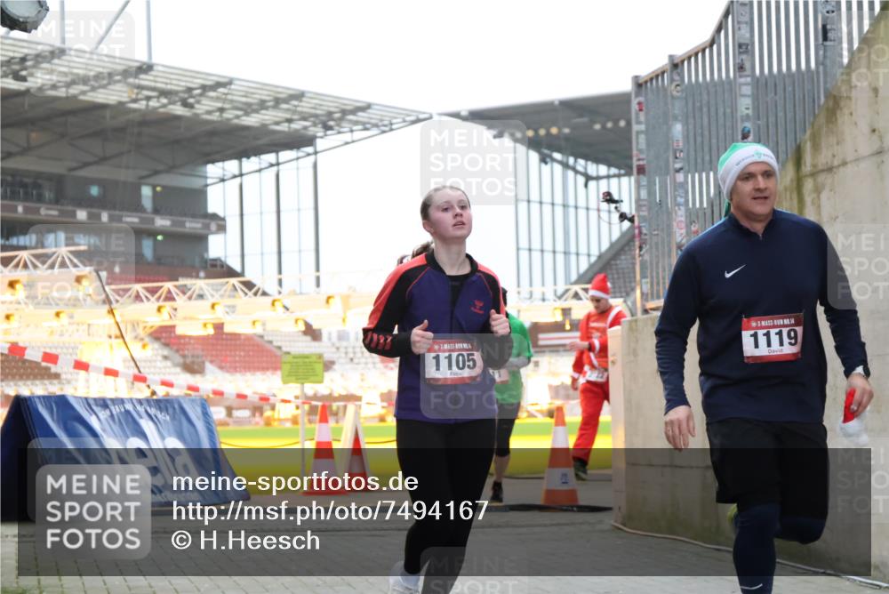 08.12.2024 - St. Pauli X-Mass-Run No. 14 H.Heesch http://msf.ph/oto/7494167 08.12.2024 09:58:57 Ziel 49, 802, 832, 1119, 1864, 2428, 2984, 3109, 111, 1105, 1119, 2722 meine-sportfotos.de
