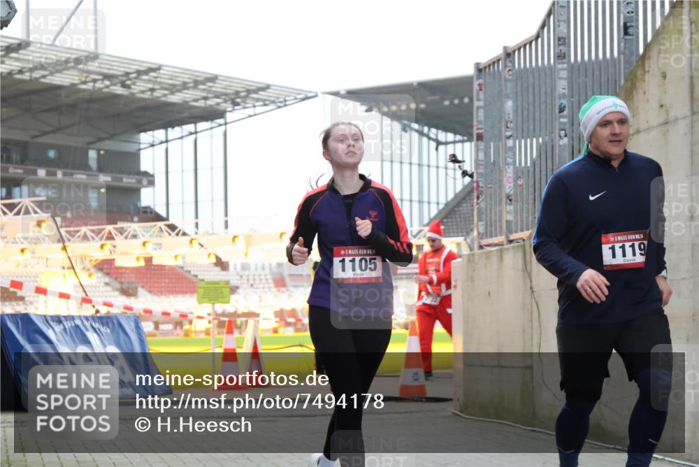 08.12.2024 - St. Pauli X-Mass-Run No. 14 H.Heesch http://msf.ph/oto/7494178 08.12.2024 09:58:57 Ziel 49, 802, 832, 1119, 1864, 2428, 2984, 3109, 111, 1105, 1119, 2722 meine-sportfotos.de