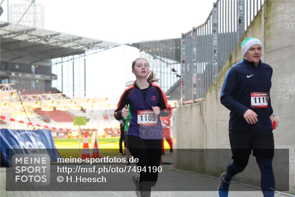 08.12.2024 - St. Pauli X-Mass-Run No. 14 H.Heesch http://msf.ph/oto/7494190 08.12.2024 09:58:57 Ziel 49, 802, 832, 1119, 1864, 2428, 2984, 3109, 111, 1105, 1119, 2722 meine-sportfotos.de