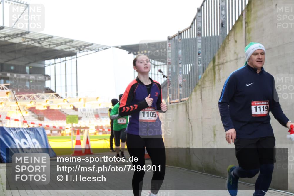 08.12.2024 - St. Pauli X-Mass-Run No. 14 H.Heesch http://msf.ph/oto/7494201 08.12.2024 09:58:57 Ziel 49, 802, 832, 1119, 1864, 2428, 2984, 3109, 111, 1105, 1119, 2722 meine-sportfotos.de