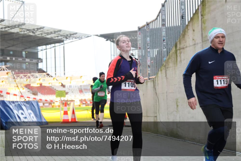 08.12.2024 - St. Pauli X-Mass-Run No. 14 H.Heesch http://msf.ph/oto/7494207 08.12.2024 09:58:57 Ziel 49, 802, 832, 1119, 1864, 2428, 2984, 3109, 111, 1105, 1119, 2722 meine-sportfotos.de