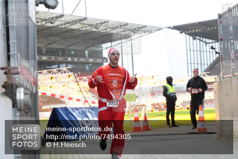 08.12.2024 - St. Pauli X-Mass-Run No. 14 H.Heesch http://msf.ph/oto/7494305 08.12.2024 09:59:02 Ziel 49, 111, 832, 1105, 1119, 1864, 2428, 111, 488, 989, 2722 meine-sportfotos.de