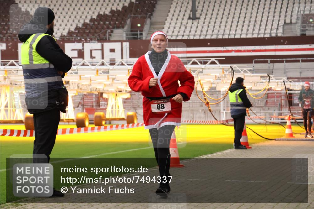 08.12.2024 - St. Pauli X-Mass-Run No. 14 Yannick Fuchs http://msf.ph/oto/7494337 08.12.2024 10:53:43 Ziel 88, 648 meine-sportfotos.de