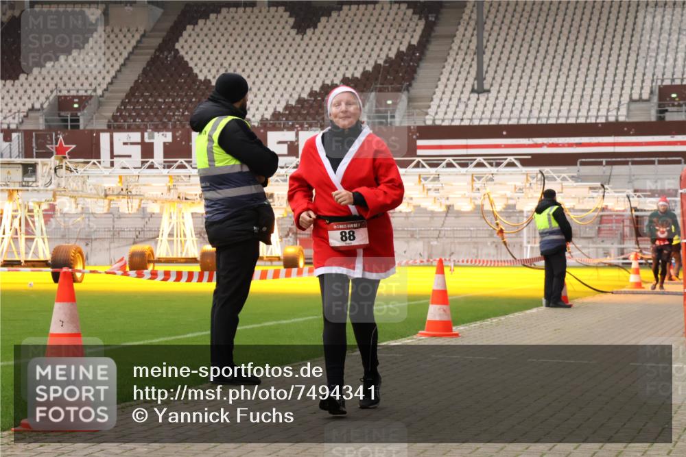 08.12.2024 - St. Pauli X-Mass-Run No. 14 Yannick Fuchs http://msf.ph/oto/7494341 08.12.2024 10:53:44 Ziel 88, 648 meine-sportfotos.de