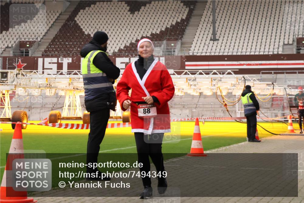 08.12.2024 - St. Pauli X-Mass-Run No. 14 Yannick Fuchs http://msf.ph/oto/7494349 08.12.2024 10:53:44 Ziel 88, 648 meine-sportfotos.de