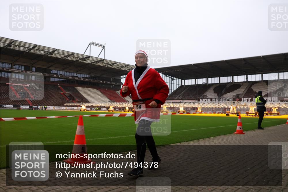 08.12.2024 - St. Pauli X-Mass-Run No. 14 Yannick Fuchs http://msf.ph/oto/7494378 08.12.2024 10:53:48 Ziel 88, 648 meine-sportfotos.de