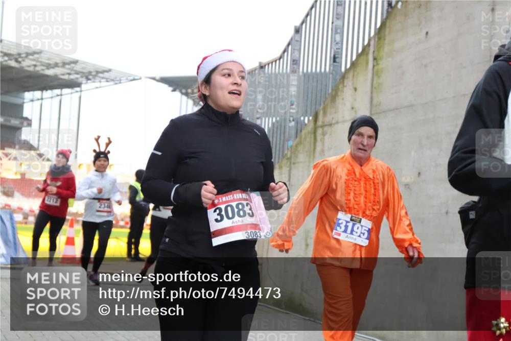 08.12.2024 - St. Pauli X-Mass-Run No. 14 H.Heesch http://msf.ph/oto/7494473 08.12.2024 10:07:13 Ziel 621, 698, 719, 795, 1424, 1786, 1940, 2003, 2062, 2751, 2755, 3083, 3337, 3343, 151, 1940, 2062, 2212, 2346, 3083, 3343 meine-sportfotos.de