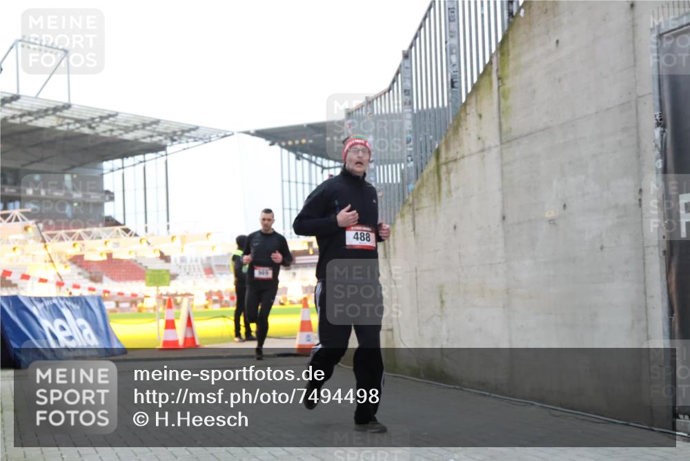 08.12.2024 - St. Pauli X-Mass-Run No. 14 H.Heesch http://msf.ph/oto/7494498 08.12.2024 09:59:05 Ziel 111, 832, 1105, 1119, 2722, 488, 989, 2722 meine-sportfotos.de