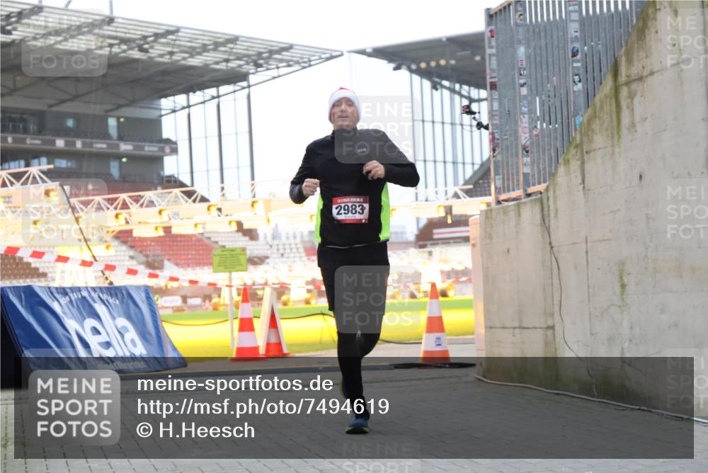 08.12.2024 - St. Pauli X-Mass-Run No. 14 H.Heesch http://msf.ph/oto/7494619 08.12.2024 09:59:20 Ziel 488, 989, 738, 1534, 2983 meine-sportfotos.de