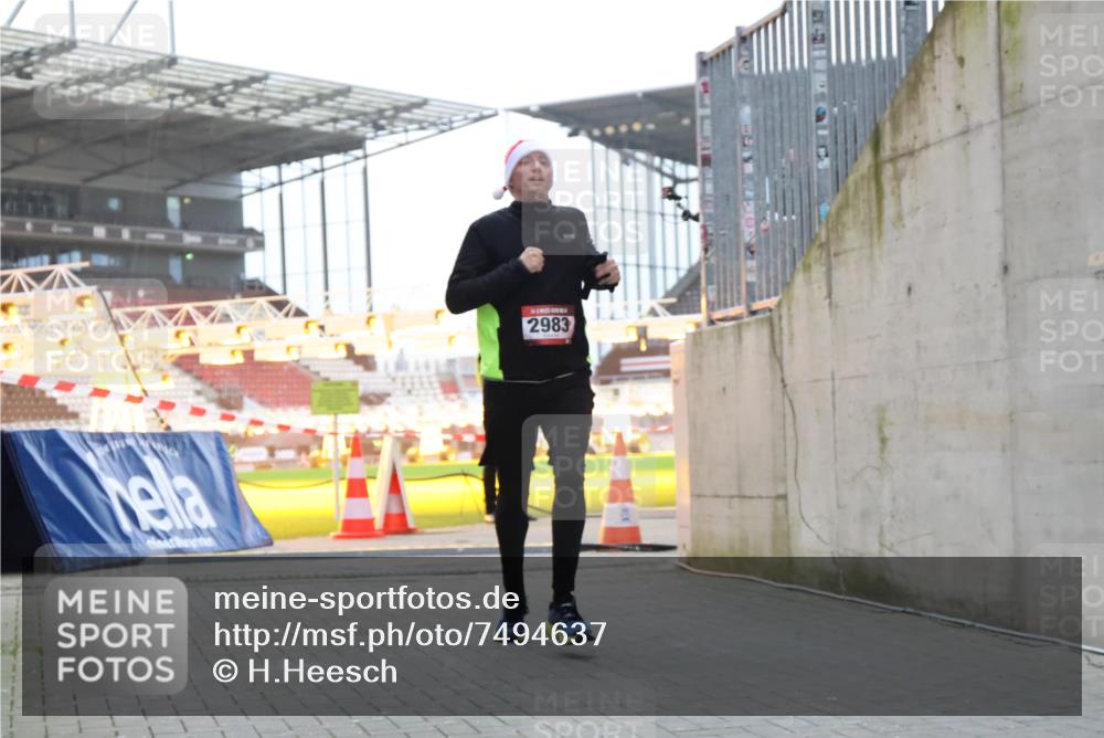 08.12.2024 - St. Pauli X-Mass-Run No. 14 H.Heesch http://msf.ph/oto/7494637 08.12.2024 09:59:20 Ziel 488, 989, 738, 1534, 2983 meine-sportfotos.de