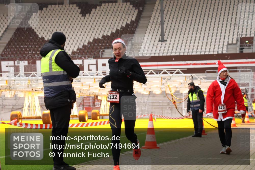 08.12.2024 - St. Pauli X-Mass-Run No. 14 Yannick Fuchs http://msf.ph/oto/7494694 08.12.2024 10:54:21 Ziel 2232 meine-sportfotos.de