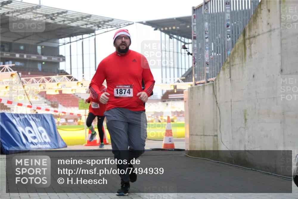 08.12.2024 - St. Pauli X-Mass-Run No. 14 H.Heesch http://msf.ph/oto/7494939 08.12.2024 09:59:31 Ziel 738, 1534, 1874, 2983, 3293, 1202, 1802, 1874, 3293 meine-sportfotos.de