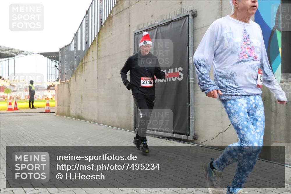 08.12.2024 - St. Pauli X-Mass-Run No. 14 H.Heesch http://msf.ph/oto/7495234 08.12.2024 09:59:46 Ziel 431, 1202, 1802, 2746, 190, 431, 2746, 2762, 3156, 3157 meine-sportfotos.de