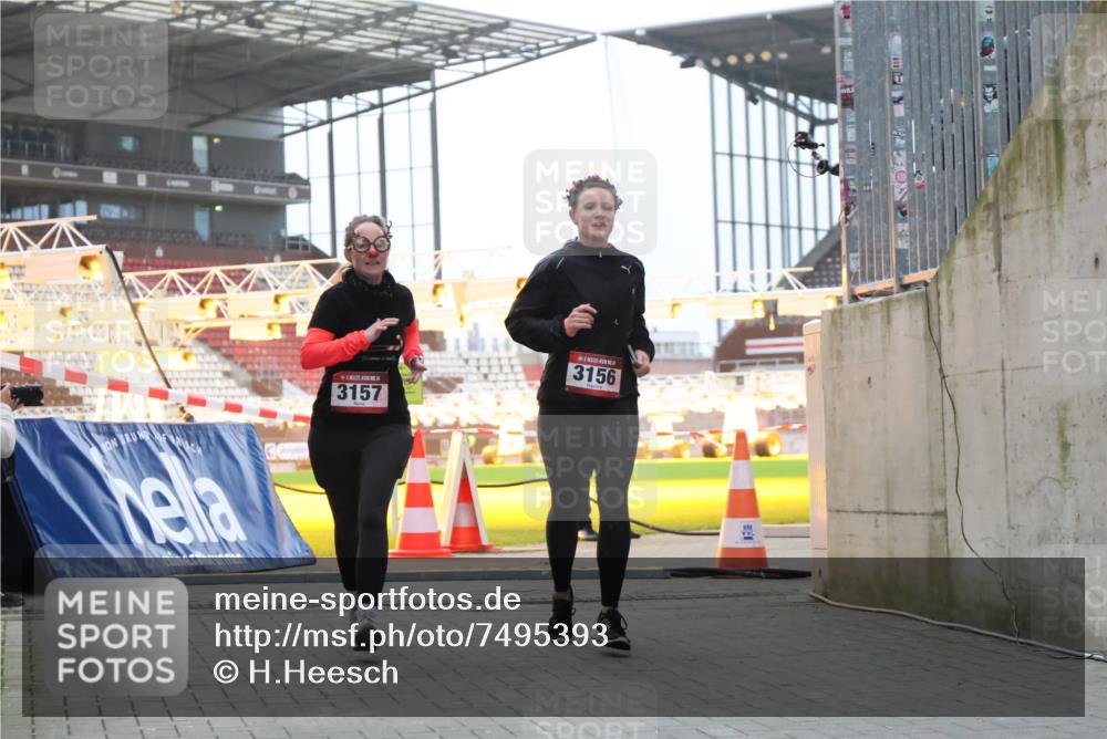 08.12.2024 - St. Pauli X-Mass-Run No. 14 H.Heesch http://msf.ph/oto/7495393 08.12.2024 09:59:50 Ziel 431, 2746, 2762, 190, 2762, 3156, 3157 meine-sportfotos.de