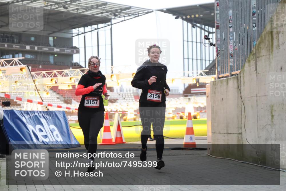 08.12.2024 - St. Pauli X-Mass-Run No. 14 H.Heesch http://msf.ph/oto/7495399 08.12.2024 09:59:51 Ziel 431, 2746, 2762, 190, 2762, 3156, 3157 meine-sportfotos.de