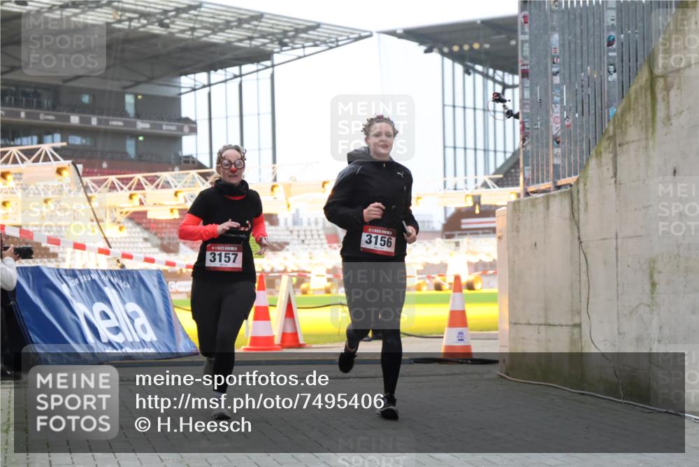 08.12.2024 - St. Pauli X-Mass-Run No. 14 H.Heesch http://msf.ph/oto/7495406 08.12.2024 09:59:51 Ziel 431, 2746, 2762, 190, 2762, 3156, 3157 meine-sportfotos.de