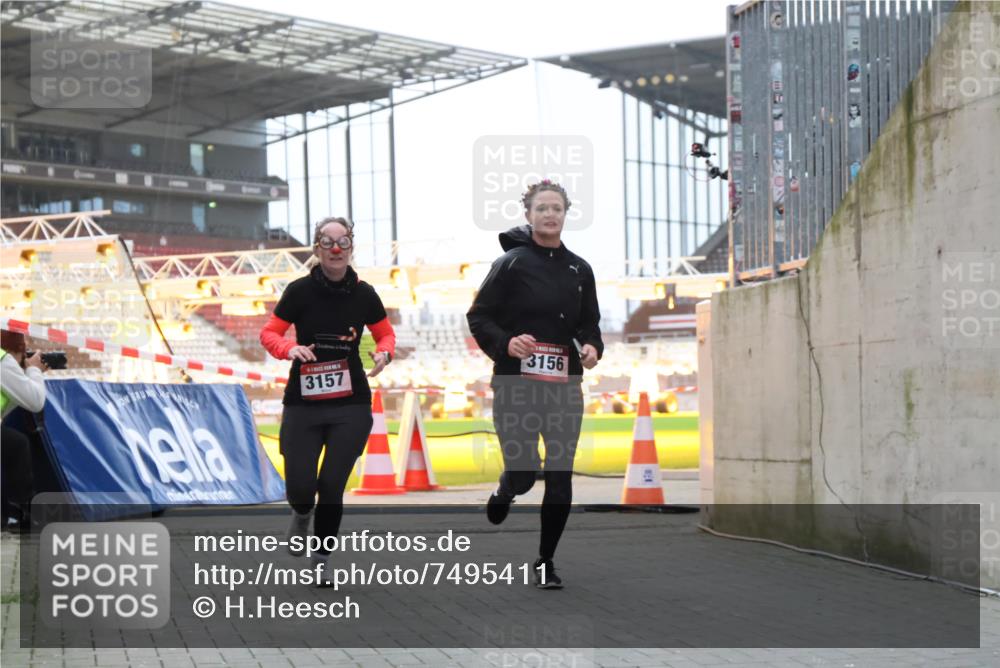 08.12.2024 - St. Pauli X-Mass-Run No. 14 H.Heesch http://msf.ph/oto/7495411 08.12.2024 09:59:51 Ziel 431, 2746, 2762, 190, 2762, 3156, 3157 meine-sportfotos.de