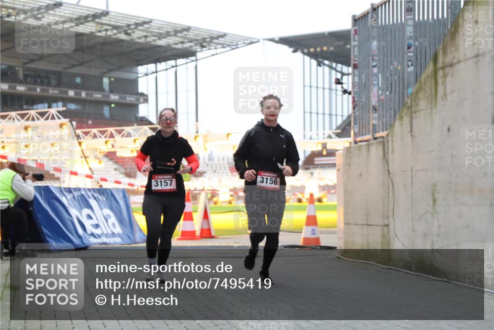 08.12.2024 - St. Pauli X-Mass-Run No. 14 H.Heesch http://msf.ph/oto/7495419 08.12.2024 09:59:51 Ziel 431, 2746, 2762, 190, 2762, 3156, 3157 meine-sportfotos.de