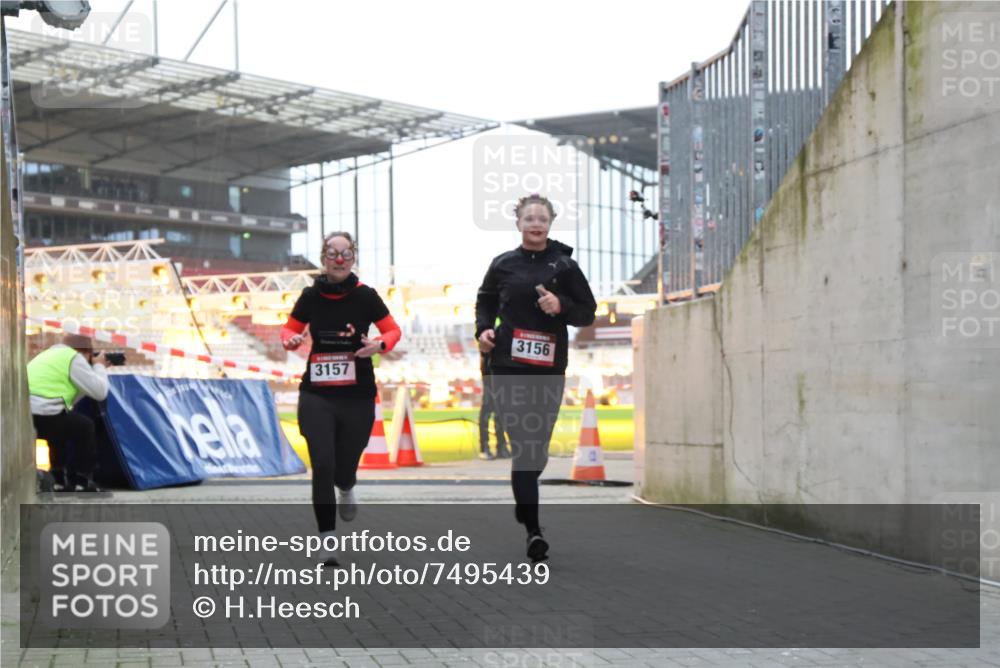 08.12.2024 - St. Pauli X-Mass-Run No. 14 H.Heesch http://msf.ph/oto/7495439 08.12.2024 09:59:51 Ziel 431, 2746, 2762, 190, 2762, 3156, 3157 meine-sportfotos.de