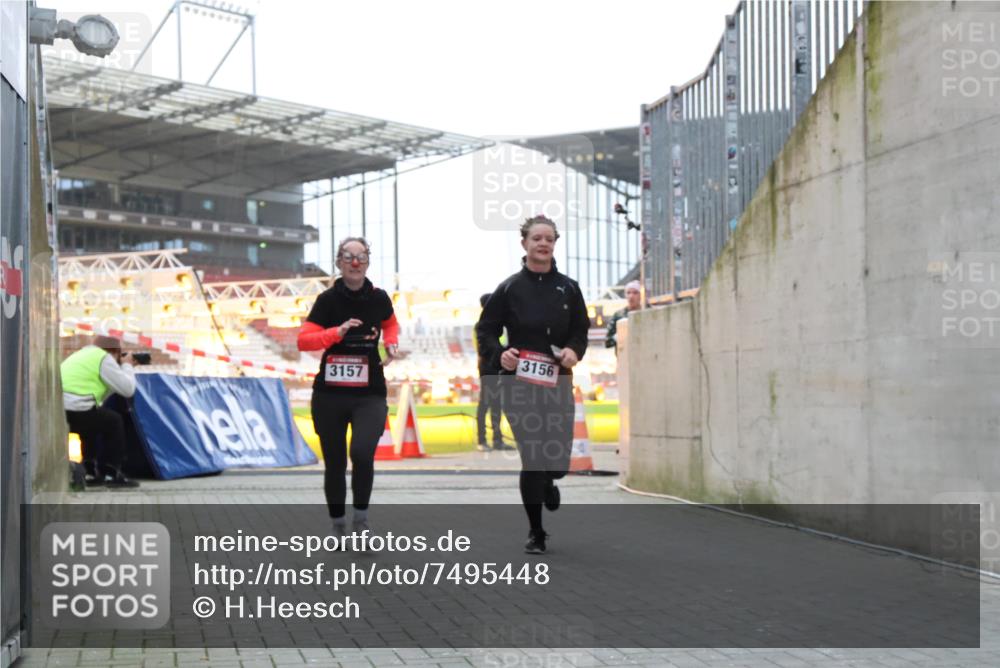 08.12.2024 - St. Pauli X-Mass-Run No. 14 H.Heesch http://msf.ph/oto/7495448 08.12.2024 09:59:51 Ziel 431, 2746, 2762, 190, 2762, 3156, 3157 meine-sportfotos.de