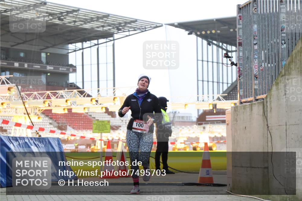 08.12.2024 - St. Pauli X-Mass-Run No. 14 H.Heesch http://msf.ph/oto/7495703 08.12.2024 10:00:00 Ziel 190, 2762, 3156, 3157, 100, 2932 meine-sportfotos.de