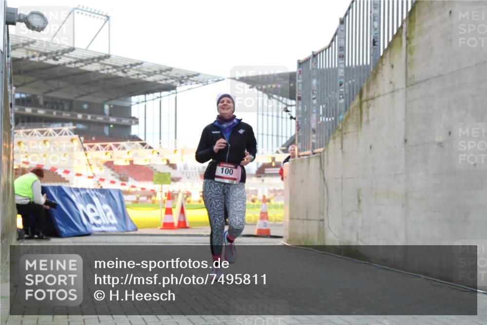 08.12.2024 - St. Pauli X-Mass-Run No. 14 H.Heesch http://msf.ph/oto/7495811 08.12.2024 10:00:02 Ziel 100, 190, 2762, 3156, 3157, 100, 2932 meine-sportfotos.de