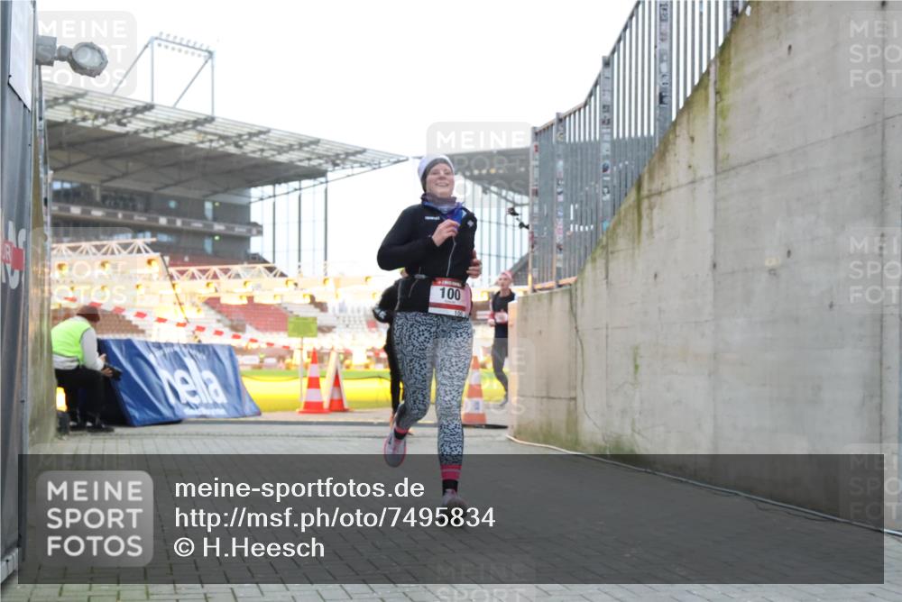 08.12.2024 - St. Pauli X-Mass-Run No. 14 H.Heesch http://msf.ph/oto/7495834 08.12.2024 10:00:02 Ziel 100, 190, 2762, 3156, 3157, 100, 2932 meine-sportfotos.de