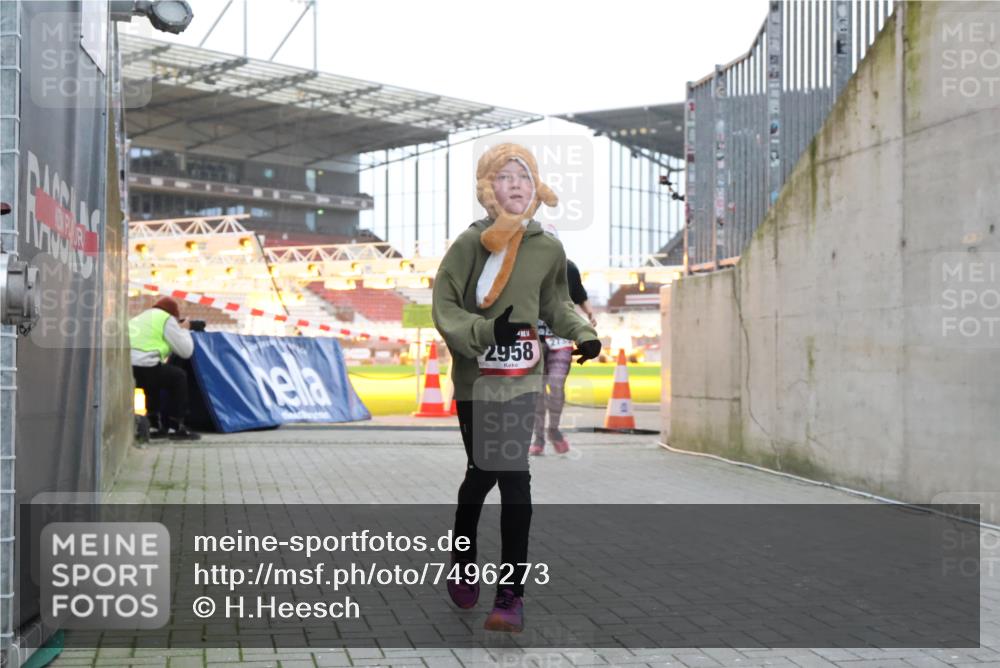 08.12.2024 - St. Pauli X-Mass-Run No. 14 H.Heesch http://msf.ph/oto/7496273 08.12.2024 10:00:15 Ziel 100, 2478, 2480, 2932, 2958, 3294, 123, 2478, 2480, 2739, 2958 meine-sportfotos.de