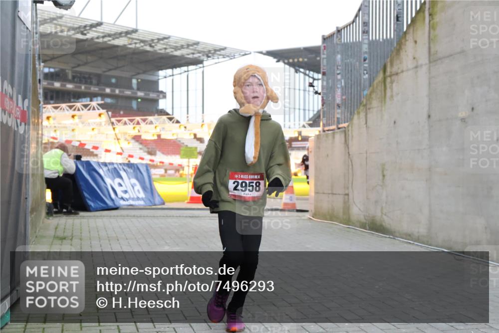 08.12.2024 - St. Pauli X-Mass-Run No. 14 H.Heesch http://msf.ph/oto/7496293 08.12.2024 10:00:15 Ziel 100, 2478, 2480, 2932, 2958, 3294, 123, 2478, 2480, 2739, 2958 meine-sportfotos.de