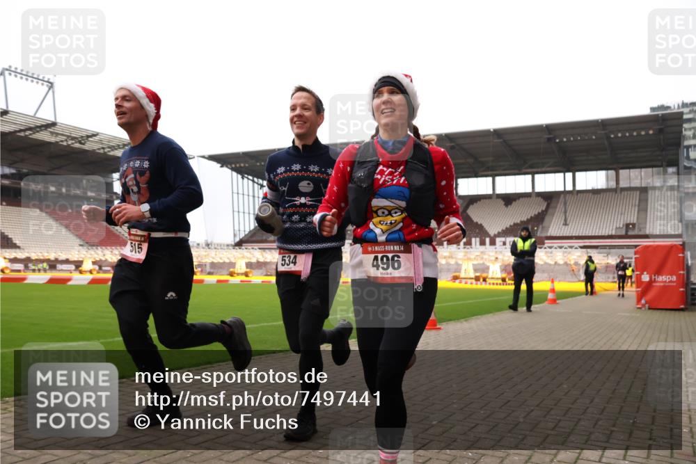 08.12.2024 - St. Pauli X-Mass-Run No. 14 Yannick Fuchs http://msf.ph/oto/7497441 08.12.2024 10:59:27 Ziel 124, 496, 506, 515, 534, 664, 686, 1848 meine-sportfotos.de