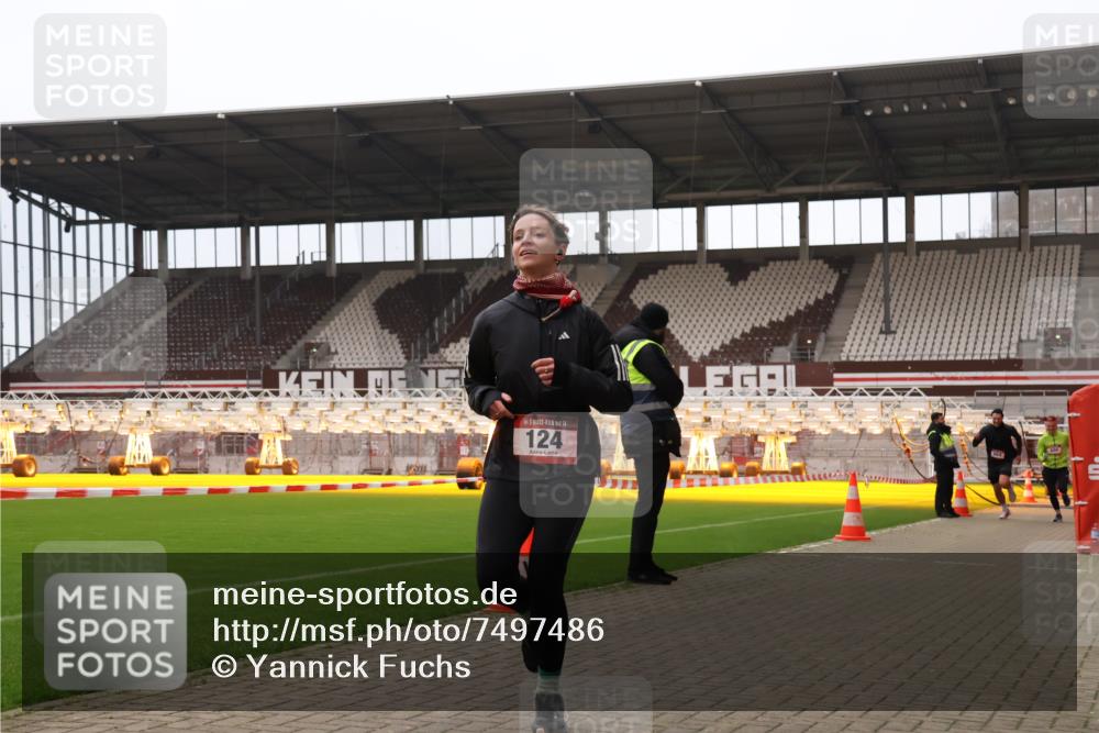 08.12.2024 - St. Pauli X-Mass-Run No. 14 Yannick Fuchs http://msf.ph/oto/7497486 08.12.2024 10:59:33 Ziel 124, 496, 506, 515, 527, 534, 664, 686, 1748, 1842, 1848, 2153 meine-sportfotos.de