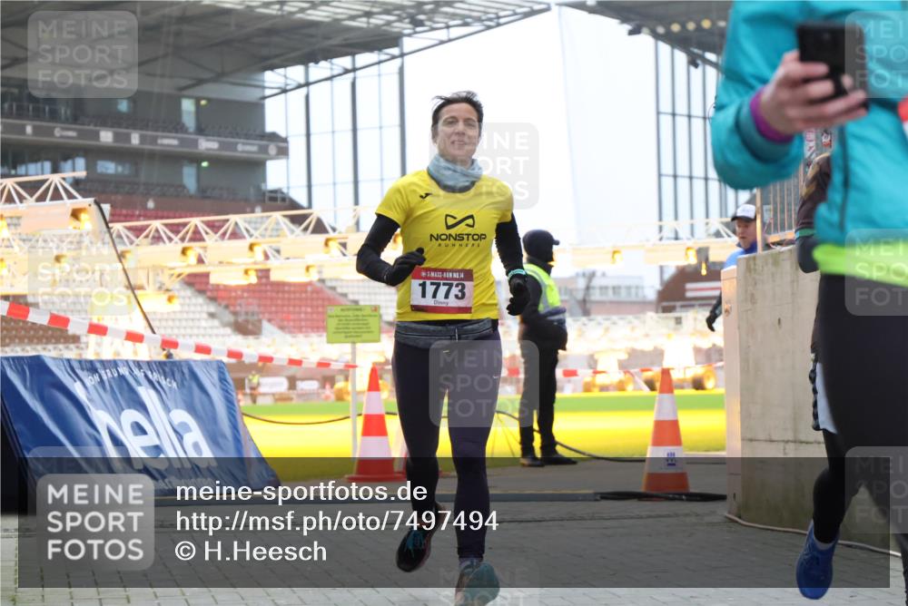 08.12.2024 - St. Pauli X-Mass-Run No. 14 H.Heesch http://msf.ph/oto/7497494 08.12.2024 10:01:17 Ziel 642, 2808, 2809, 410, 1750, 1773, 2447, 2808, 2809, 3033 meine-sportfotos.de