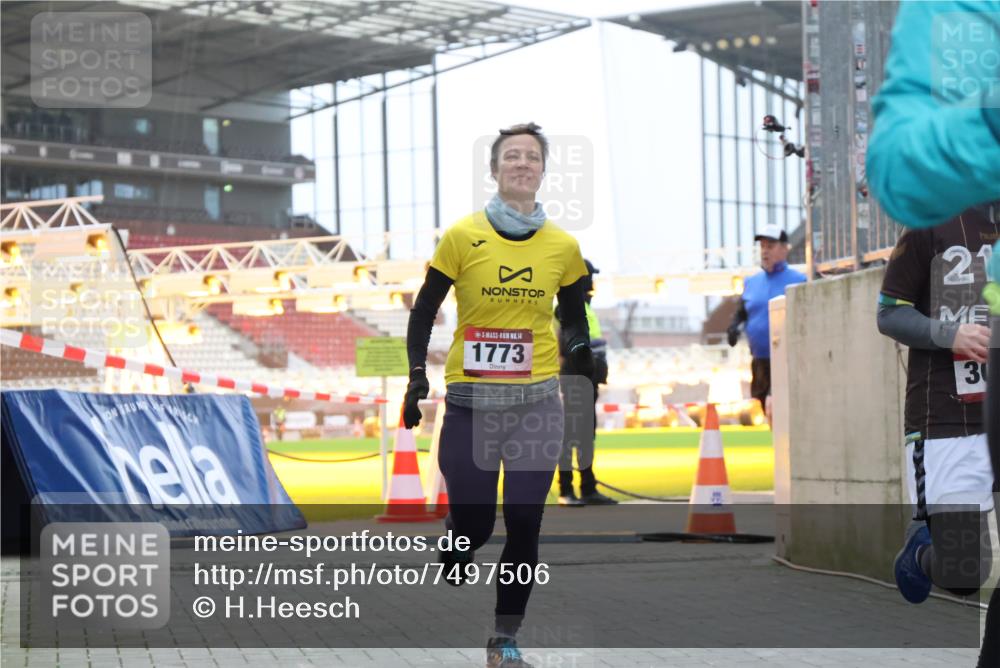 08.12.2024 - St. Pauli X-Mass-Run No. 14 H.Heesch http://msf.ph/oto/7497506 08.12.2024 10:01:17 Ziel 642, 2808, 2809, 410, 1750, 1773, 2447, 2808, 2809, 3033 meine-sportfotos.de