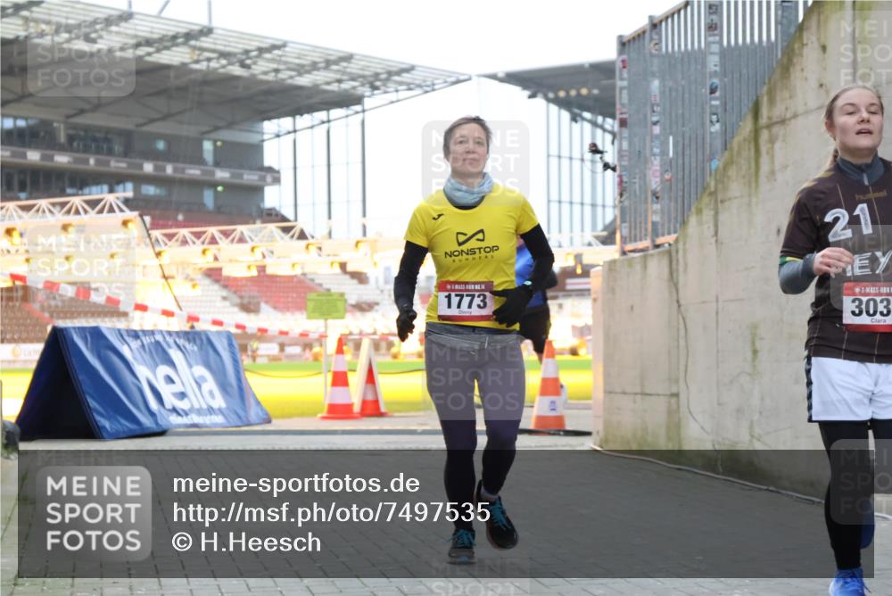 08.12.2024 - St. Pauli X-Mass-Run No. 14 H.Heesch http://msf.ph/oto/7497535 08.12.2024 10:01:18 Ziel 642, 1773, 2808, 2809, 3033, 410, 1750, 1773, 2447, 2808, 2809, 3033 meine-sportfotos.de