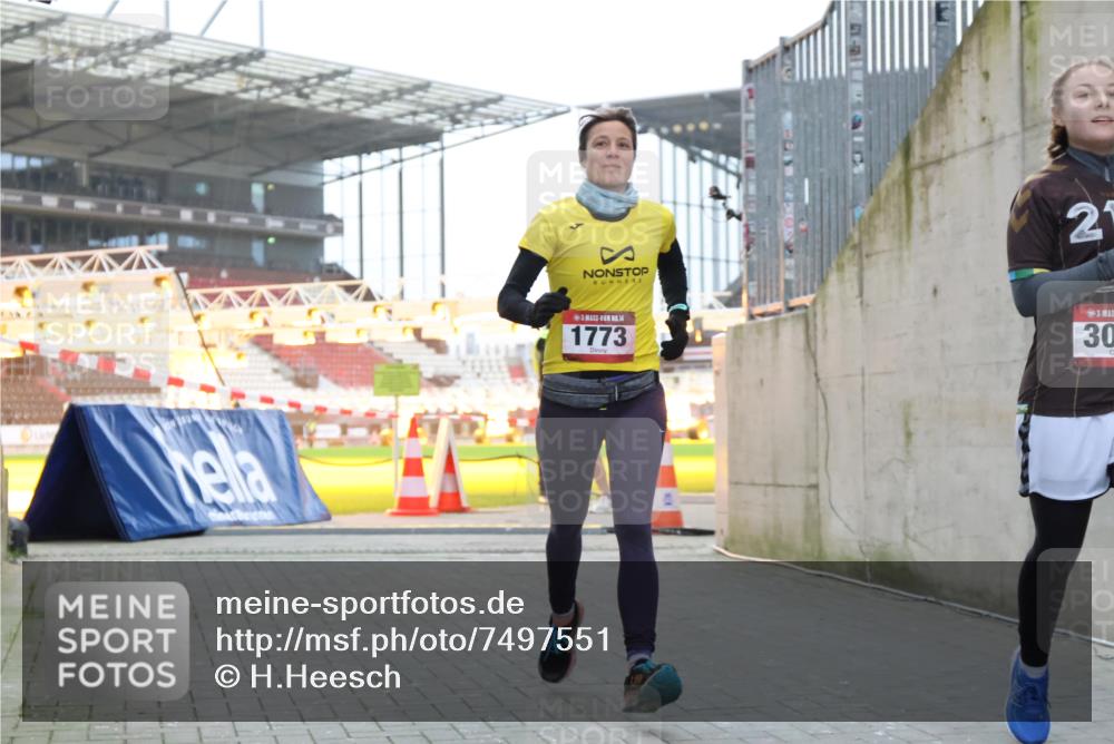 08.12.2024 - St. Pauli X-Mass-Run No. 14 H.Heesch http://msf.ph/oto/7497551 08.12.2024 10:01:18 Ziel 642, 1773, 2808, 2809, 3033, 410, 1750, 1773, 2447, 2808, 2809, 3033 meine-sportfotos.de