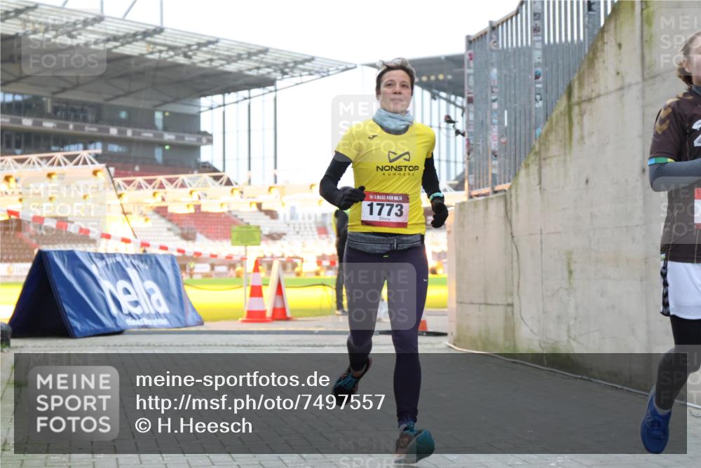 08.12.2024 - St. Pauli X-Mass-Run No. 14 H.Heesch http://msf.ph/oto/7497557 08.12.2024 10:01:18 Ziel 642, 1773, 2808, 2809, 3033, 410, 1750, 1773, 2447, 2808, 2809, 3033 meine-sportfotos.de