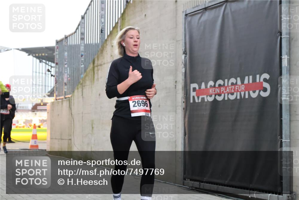 08.12.2024 - St. Pauli X-Mass-Run No. 14 H.Heesch http://msf.ph/oto/7497769 08.12.2024 10:01:33 Ziel 410, 418, 1750, 2447, 418, 512, 713, 2696 meine-sportfotos.de