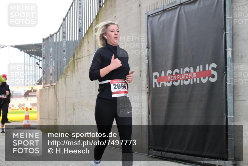 08.12.2024 - St. Pauli X-Mass-Run No. 14 H.Heesch http://msf.ph/oto/7497773 08.12.2024 10:01:33 Ziel 410, 418, 1750, 2447, 418, 512, 713, 2696 meine-sportfotos.de
