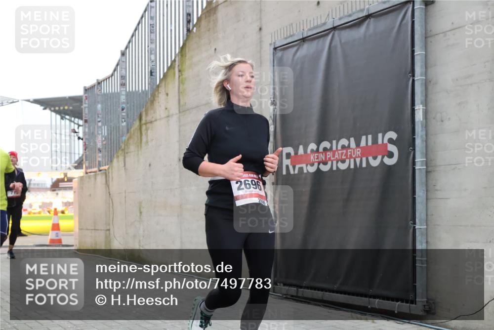 08.12.2024 - St. Pauli X-Mass-Run No. 14 H.Heesch http://msf.ph/oto/7497783 08.12.2024 10:01:33 Ziel 410, 418, 1750, 2447, 418, 512, 713, 2696 meine-sportfotos.de