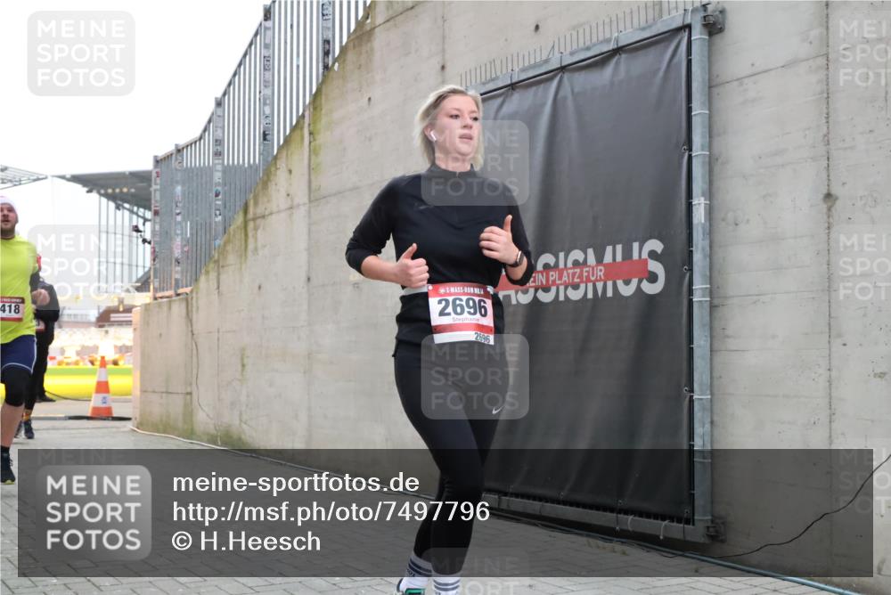 08.12.2024 - St. Pauli X-Mass-Run No. 14 H.Heesch http://msf.ph/oto/7497796 08.12.2024 10:01:33 Ziel 410, 418, 1750, 2447, 418, 512, 713, 2696 meine-sportfotos.de