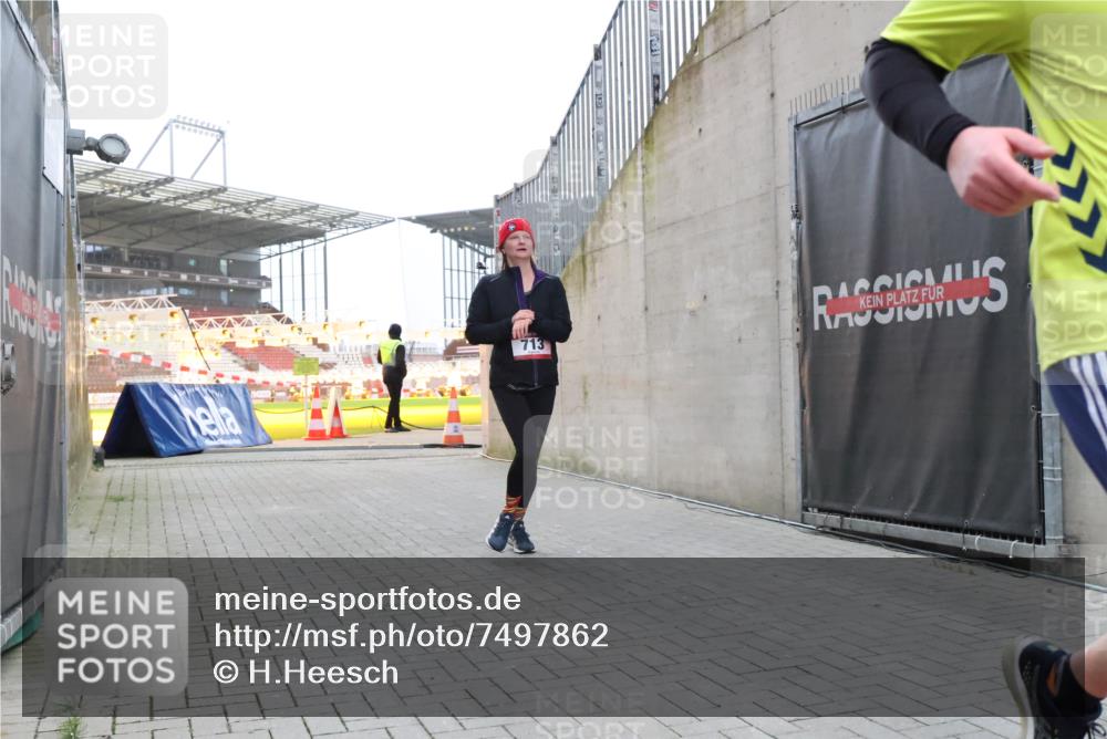 08.12.2024 - St. Pauli X-Mass-Run No. 14 H.Heesch http://msf.ph/oto/7497862 08.12.2024 10:01:35 Ziel 410, 418, 1750, 2447, 2696, 418, 512, 713, 946, 2696 meine-sportfotos.de