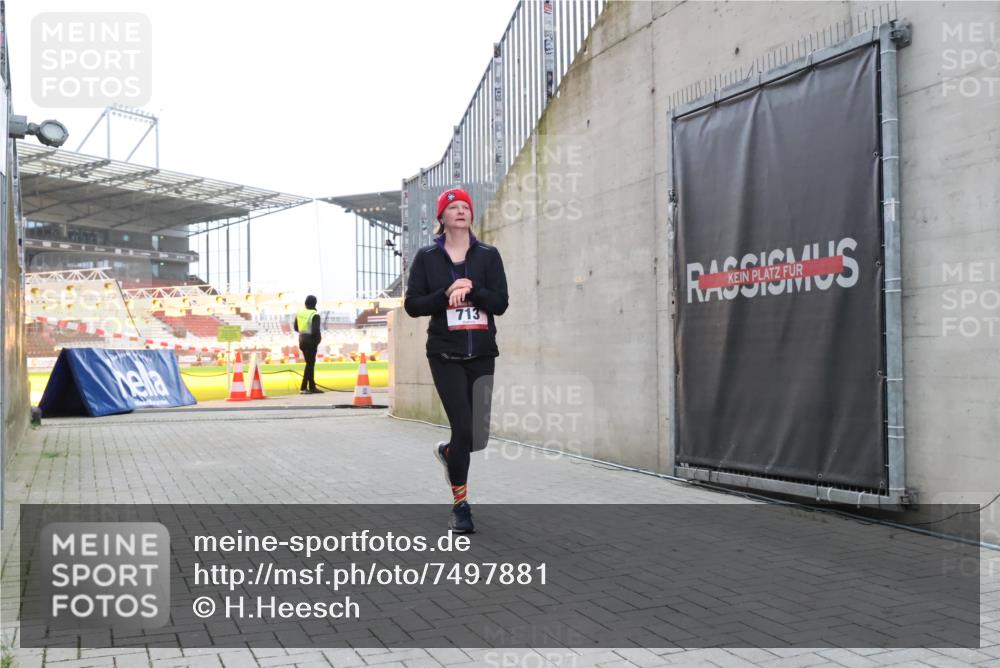 08.12.2024 - St. Pauli X-Mass-Run No. 14 H.Heesch http://msf.ph/oto/7497881 08.12.2024 10:01:35 Ziel 410, 418, 1750, 2447, 2696, 418, 512, 713, 946, 2696 meine-sportfotos.de