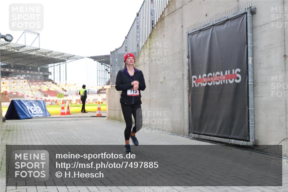 08.12.2024 - St. Pauli X-Mass-Run No. 14 H.Heesch http://msf.ph/oto/7497885 08.12.2024 10:01:35 Ziel 410, 418, 1750, 2447, 2696, 418, 512, 713, 946, 2696 meine-sportfotos.de