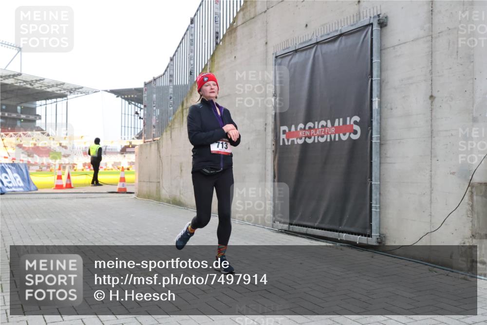 08.12.2024 - St. Pauli X-Mass-Run No. 14 H.Heesch http://msf.ph/oto/7497914 08.12.2024 10:01:35 Ziel 410, 418, 1750, 2447, 2696, 418, 512, 713, 946, 2696 meine-sportfotos.de