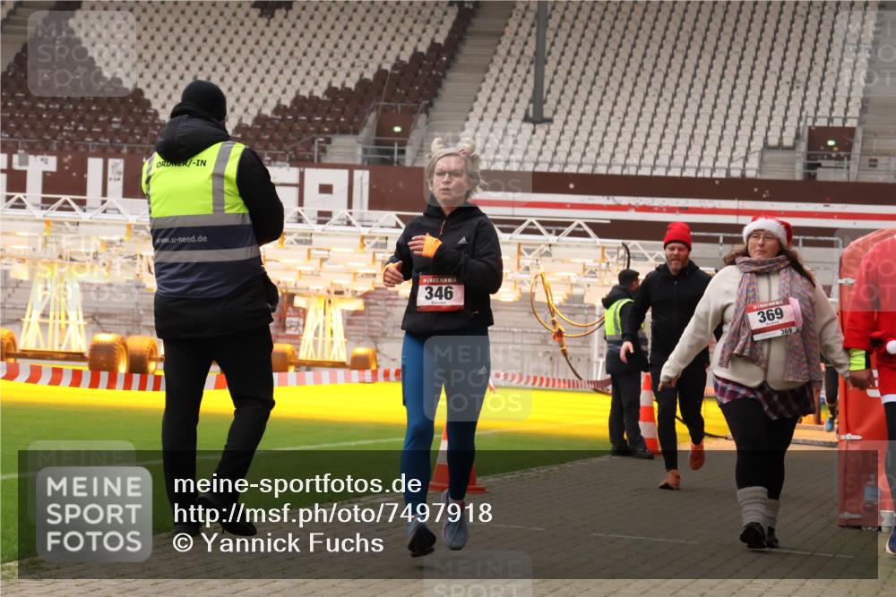 08.12.2024 - St. Pauli X-Mass-Run No. 14 Yannick Fuchs http://msf.ph/oto/7497918 08.12.2024 11:00:09 Ziel 346, 369, 886, 908, 927 meine-sportfotos.de