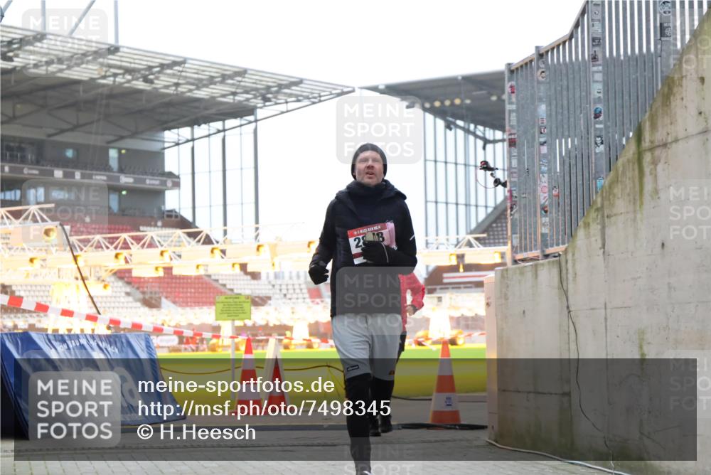 08.12.2024 - St. Pauli X-Mass-Run No. 14 H.Heesch http://msf.ph/oto/7498345 08.12.2024 10:02:04 Ziel 41, 1246, 2818, 3254, 3340, 3341, 86, 1751, 2302, 2833 meine-sportfotos.de