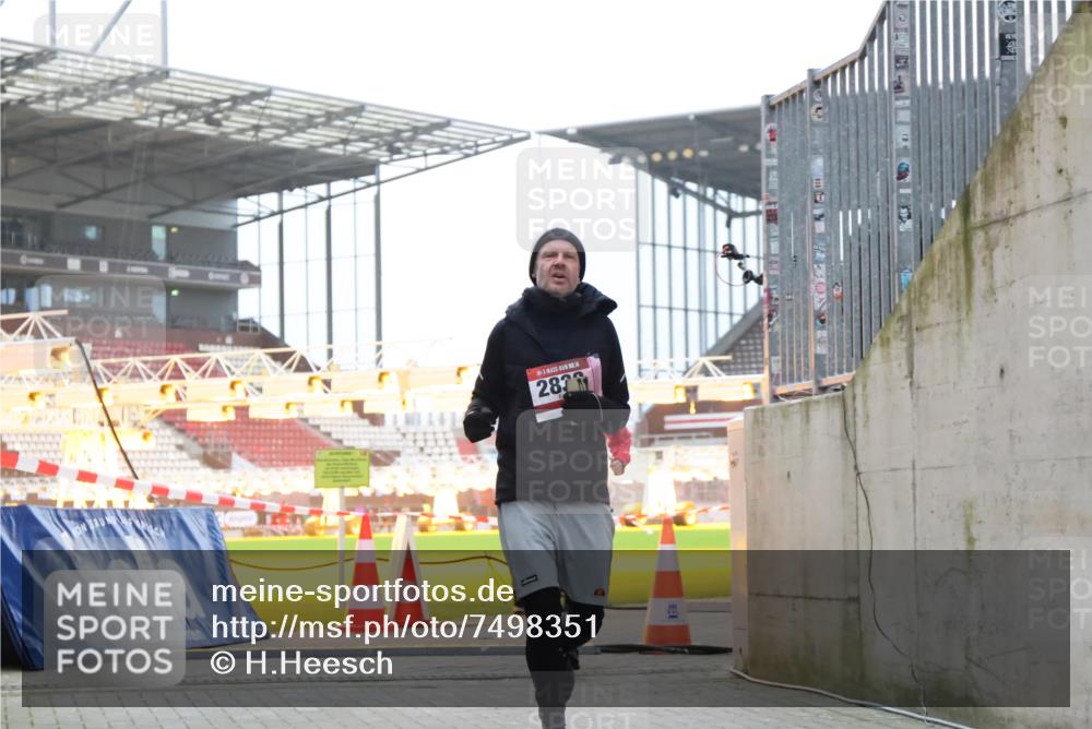 08.12.2024 - St. Pauli X-Mass-Run No. 14 H.Heesch http://msf.ph/oto/7498351 08.12.2024 10:02:04 Ziel 41, 1246, 2818, 3254, 3340, 3341, 86, 1751, 2302, 2833 meine-sportfotos.de