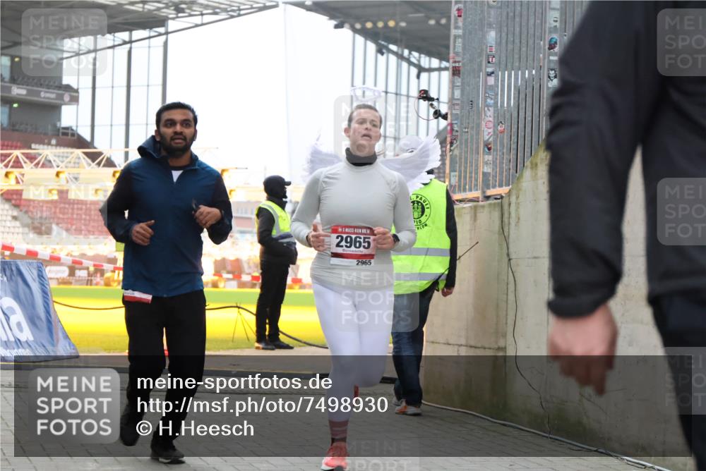 08.12.2024 - St. Pauli X-Mass-Run No. 14 H.Heesch http://msf.ph/oto/7498930 08.12.2024 10:02:22 Ziel 86, 2302, 2361, 2362, 2817, 2826, 2965, 3093, 1784, 2780, 2965, 3304 meine-sportfotos.de